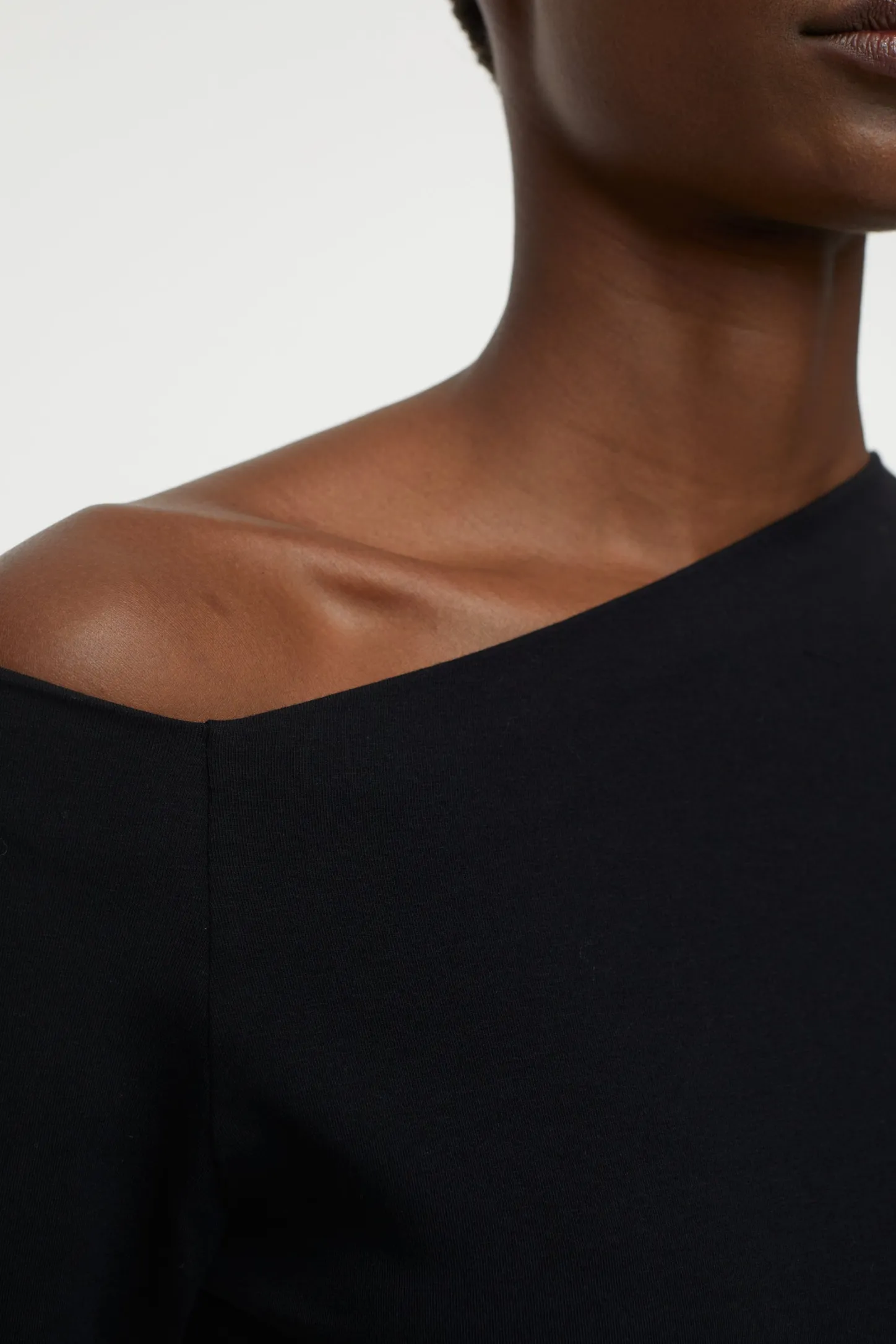 CLOSED T-Shirts>Asymmetrische Lange Mouw Zwart