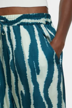 CLOSED Korte Broek><noscript><img width=