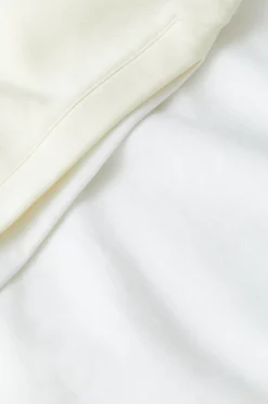 CLOSED Sweatshirts><noscript><img width=