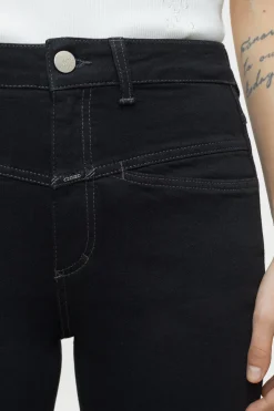 CLOSED Jeans><noscript><img width=
