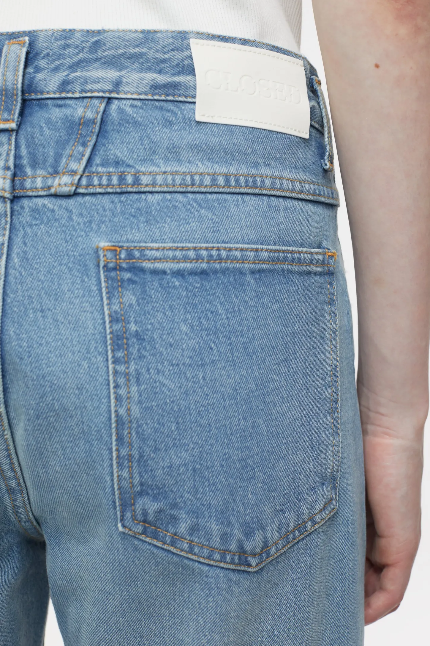CLOSED X-Pocket-Familie>Relaxte Jeans - Stijlnaam X-Lent Midden Blauw