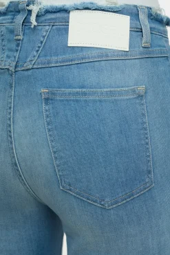 CLOSED Jeans><noscript><img width=
