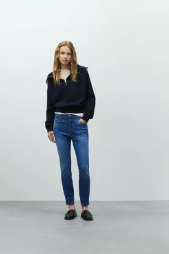 CLOSED Jeans><noscript><img width=