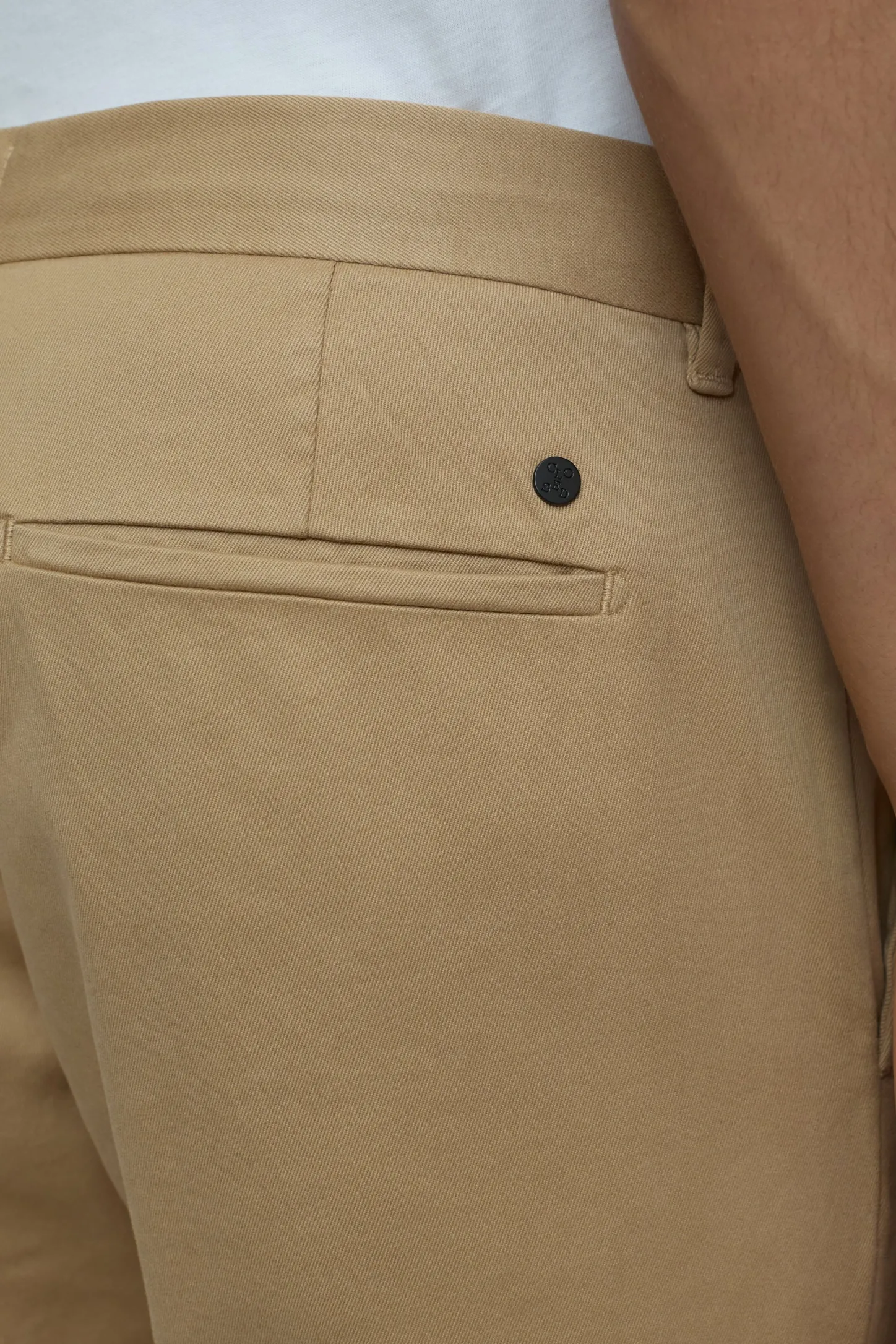 CLOSED Broek>Slanke Broek - Stijlnaam Darwin Slim Chino Beige