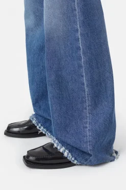 CLOSED Jeans><noscript><img width=