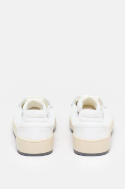 CLOSED Sneakers><noscript><img width=