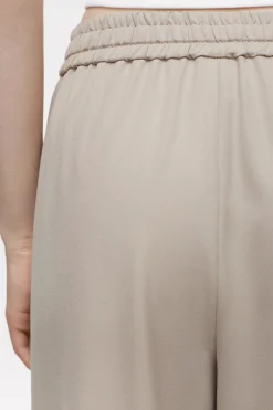 CLOSED Broek><noscript><img width=