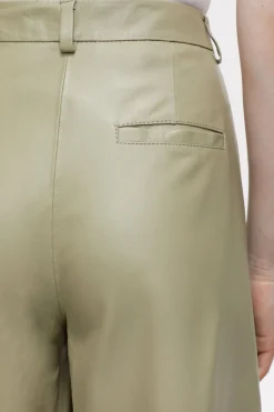CLOSED Broek><noscript><img width=